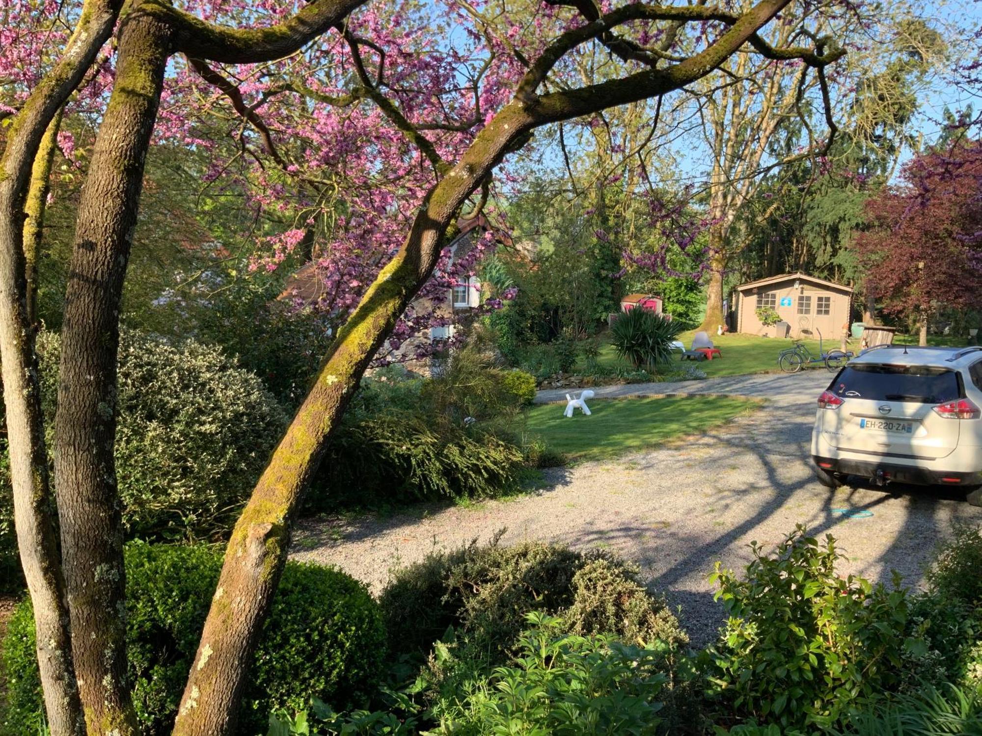 Le Moulin De La Castellerie Bed & Breakfast Moon-sur-Elle Exterior photo